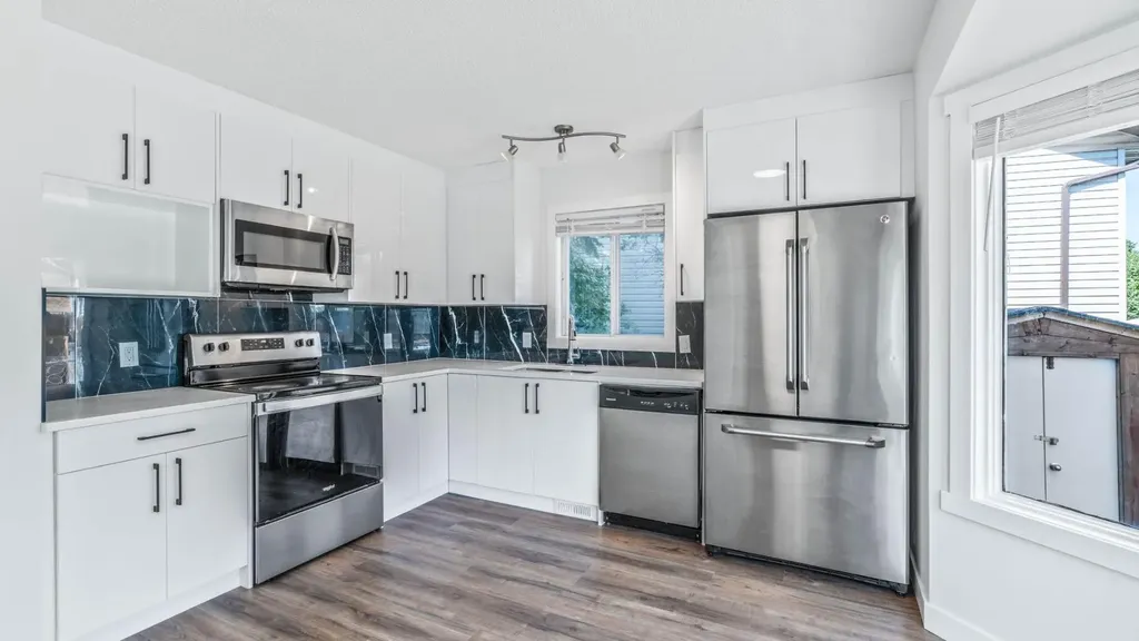 15 Taraglen Court NE Calgary AB t3j 2m6