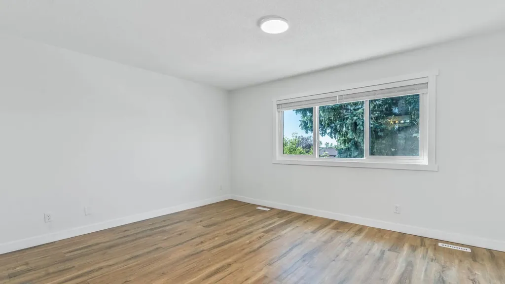 15 Taraglen Court NE Calgary AB t3j 2m6