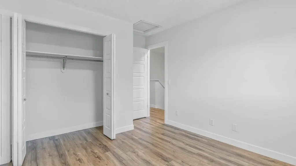15 Taraglen Court NE Calgary AB t3j 2m6