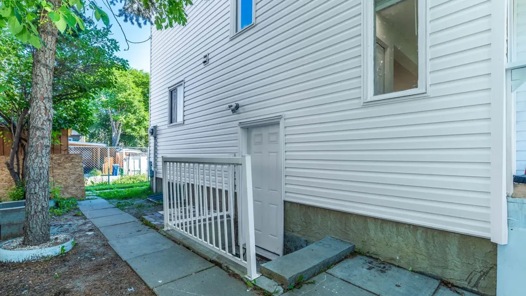 15 Taraglen Court NE Calgary AB t3j 2m6