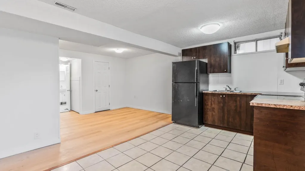 15 Taraglen Court NE Calgary AB t3j 2m6