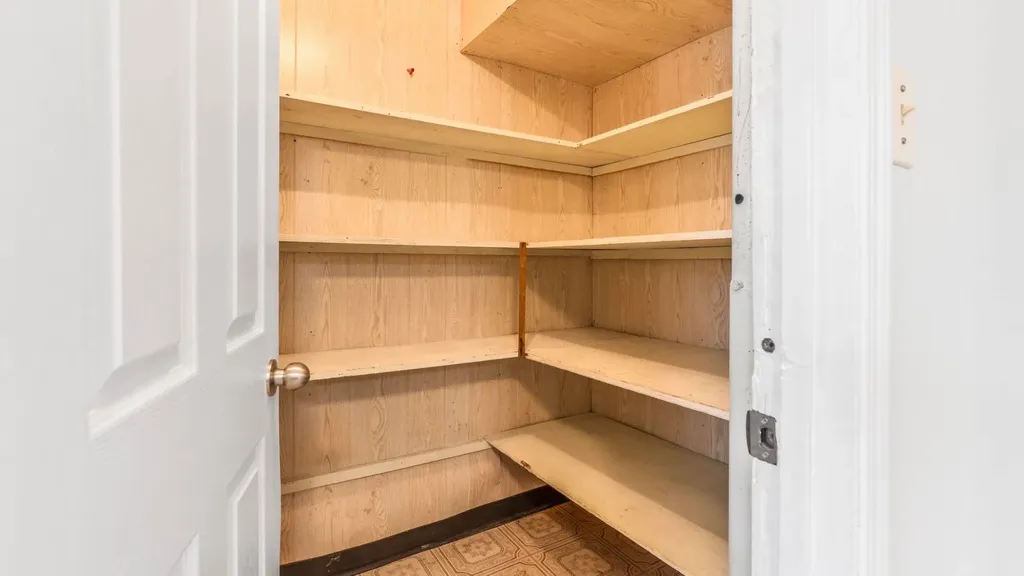 15 Taraglen Court NE Calgary AB t3j 2m6