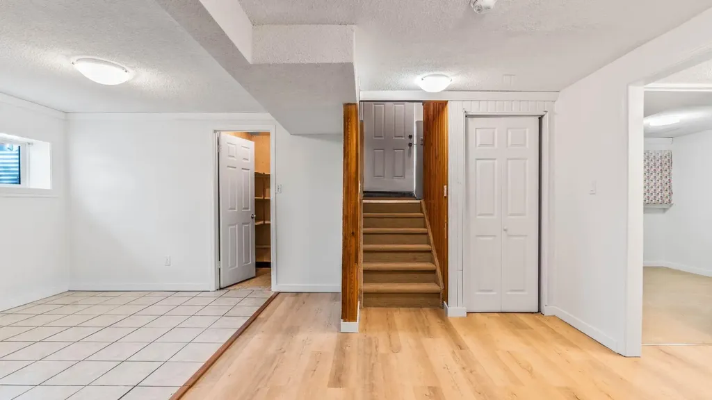 15 Taraglen Court NE Calgary AB t3j 2m6