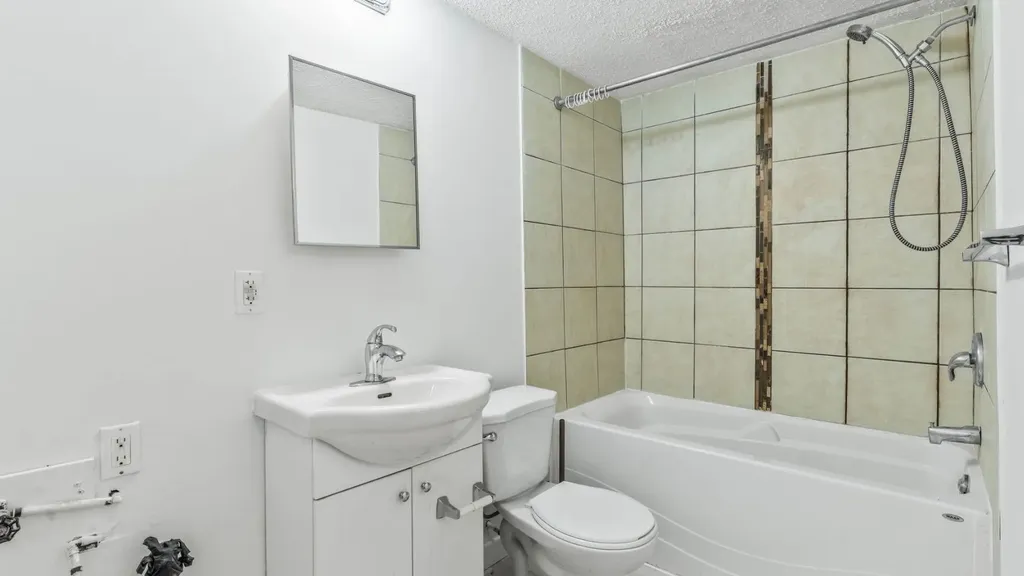 15 Taraglen Court NE Calgary AB t3j 2m6