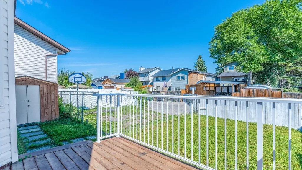 15 Taraglen Court NE Calgary AB t3j 2m6