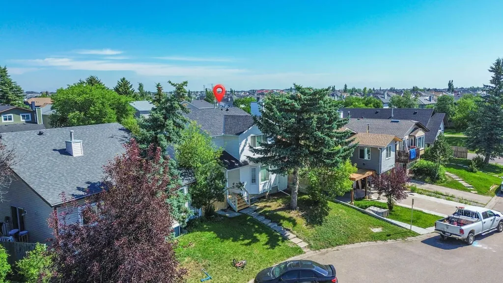 15 Taraglen Court NE Calgary AB t3j 2m6