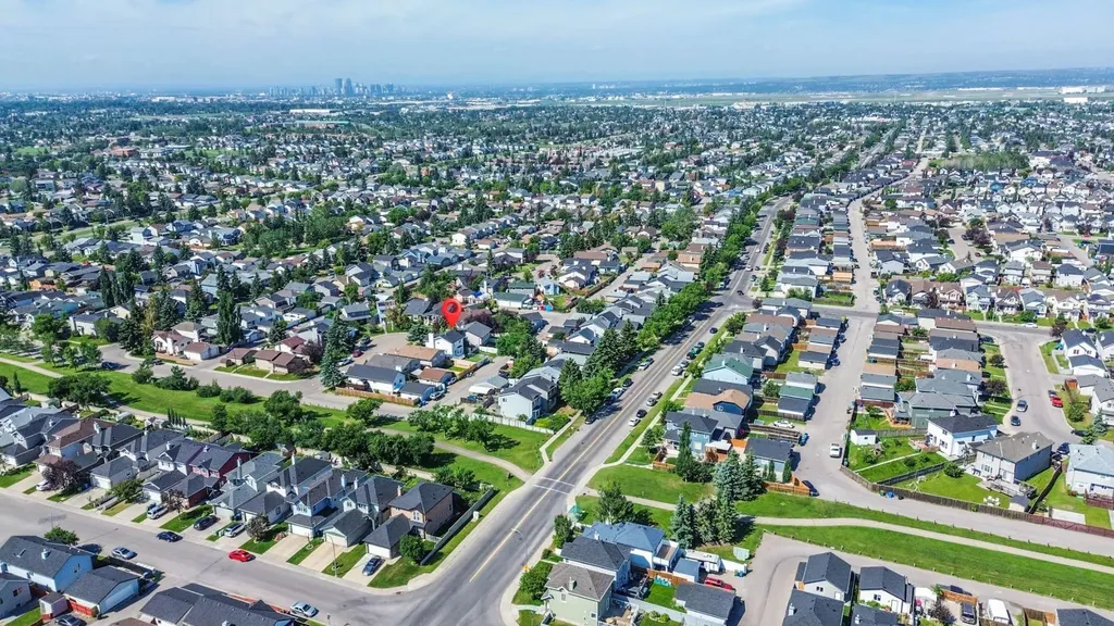 15 Taraglen Court NE Calgary AB t3j 2m6