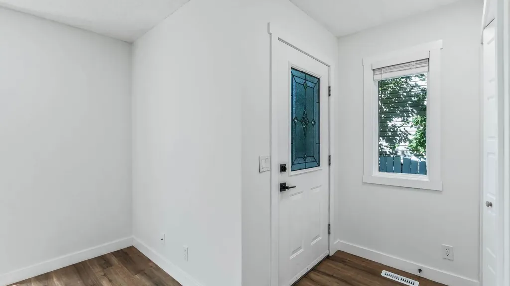 15 Taraglen Court NE Calgary AB t3j 2m6