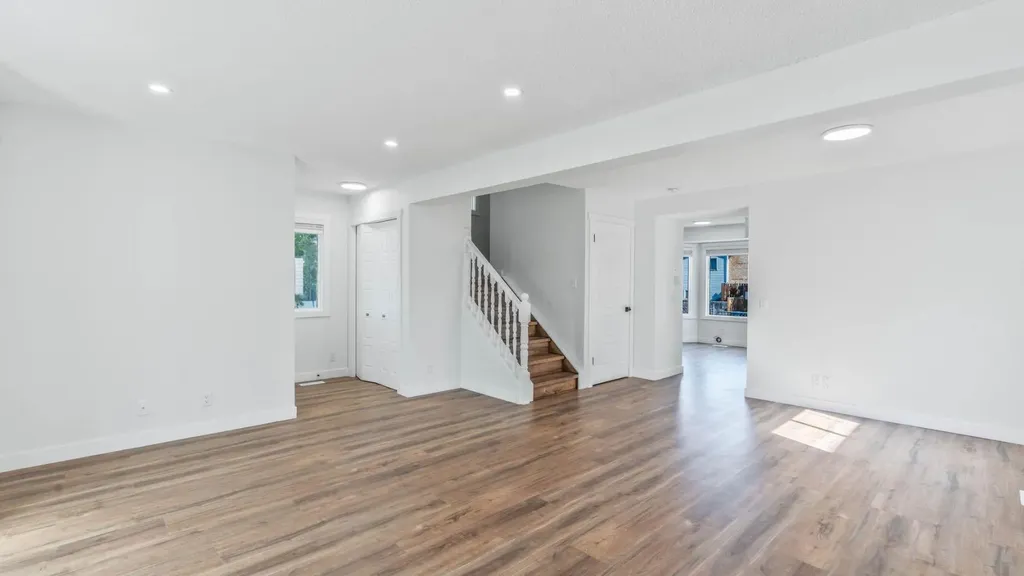 15 Taraglen Court NE Calgary AB t3j 2m6