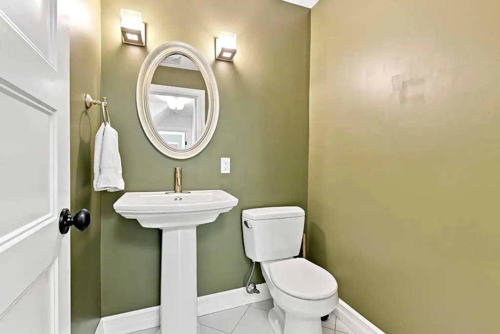 5808 43 Avenue Red Deer AB T4N3E6