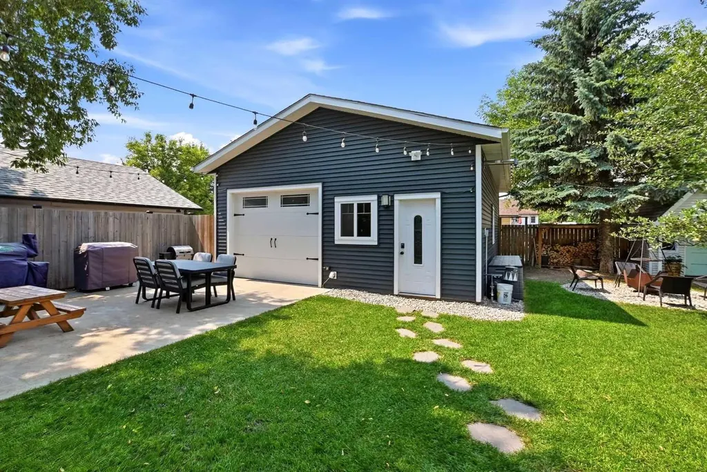 5808 43 Avenue Red Deer AB T4N3E6