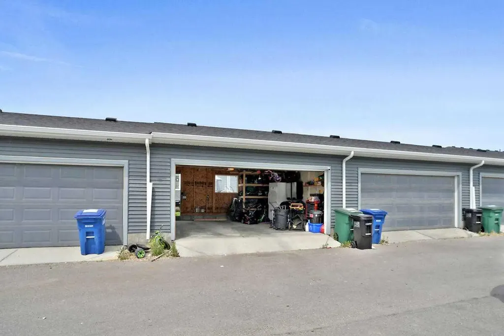 1139 Lanark Boulevard SE Airdrie AB T4A 3M9
