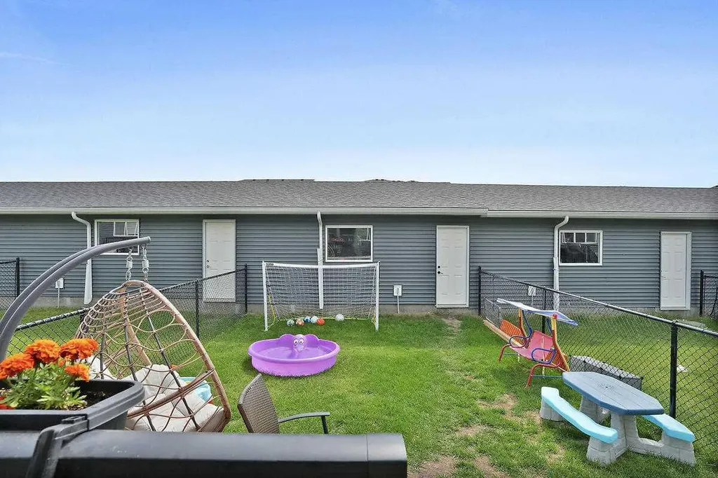 1139 Lanark Boulevard SE Airdrie AB T4A 3M9