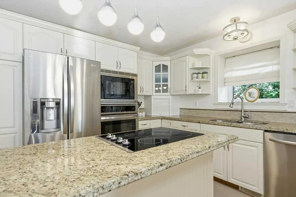 37 Ashmore Close Red Deer AB T4R 2R7