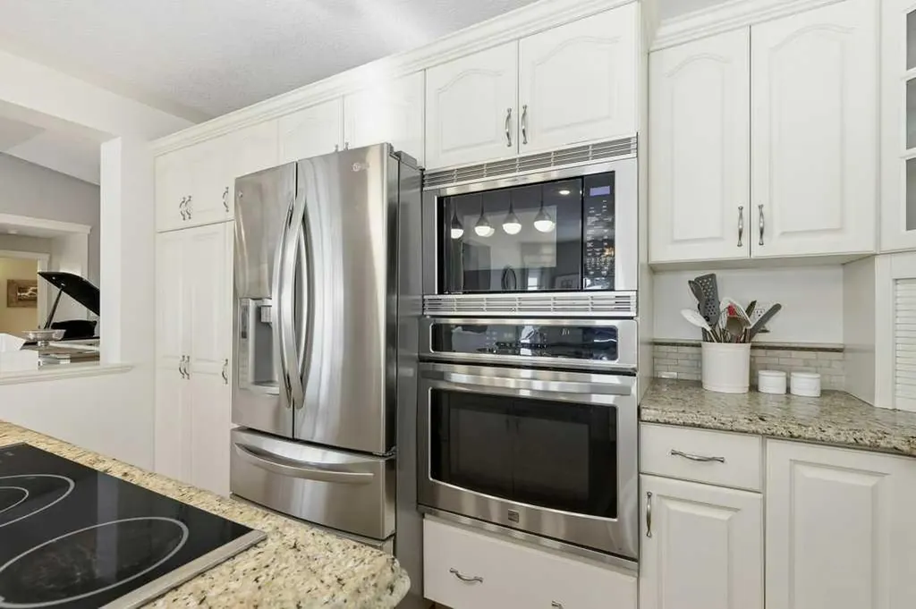 37 Ashmore Close Red Deer AB T4R 2R7