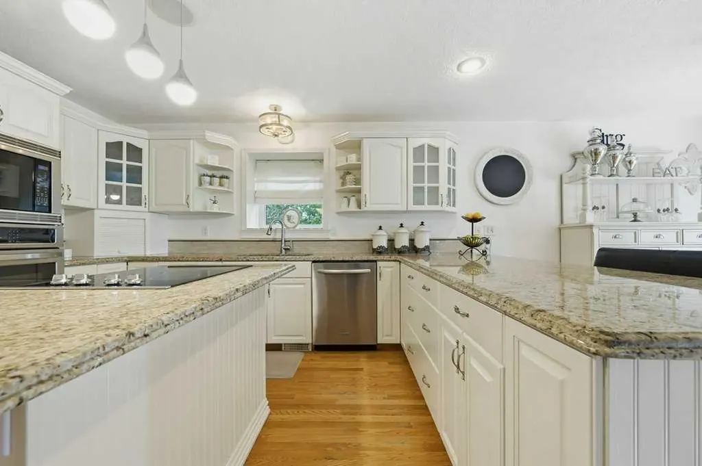 37 Ashmore Close Red Deer AB T4R 2R7
