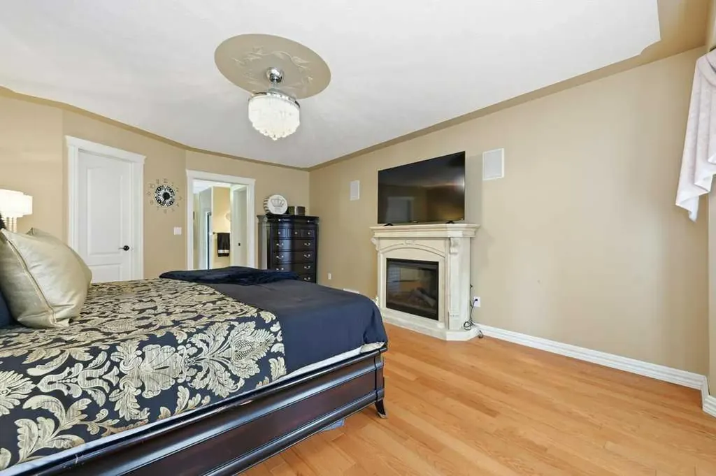 37 Ashmore Close Red Deer AB T4R 2R7
