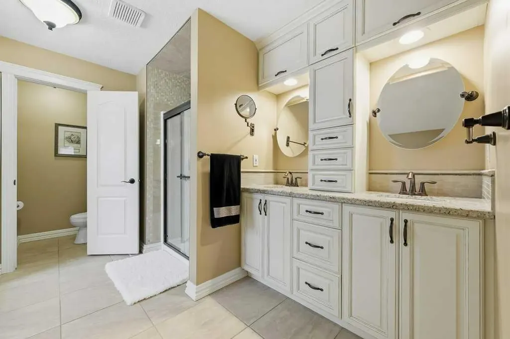 37 Ashmore Close Red Deer AB T4R 2R7