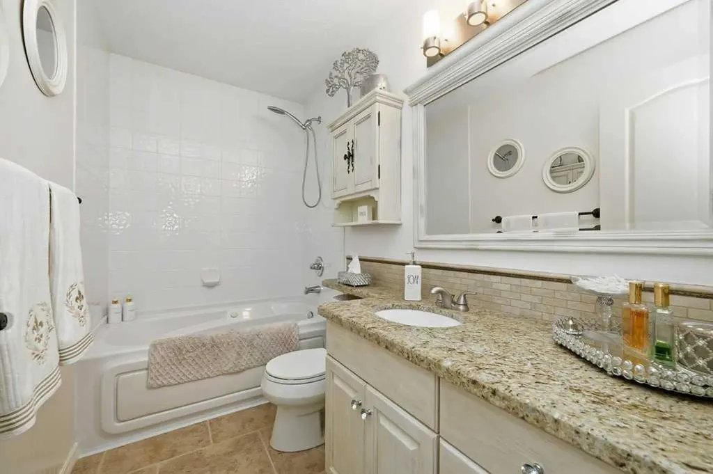 37 Ashmore Close Red Deer AB T4R 2R7