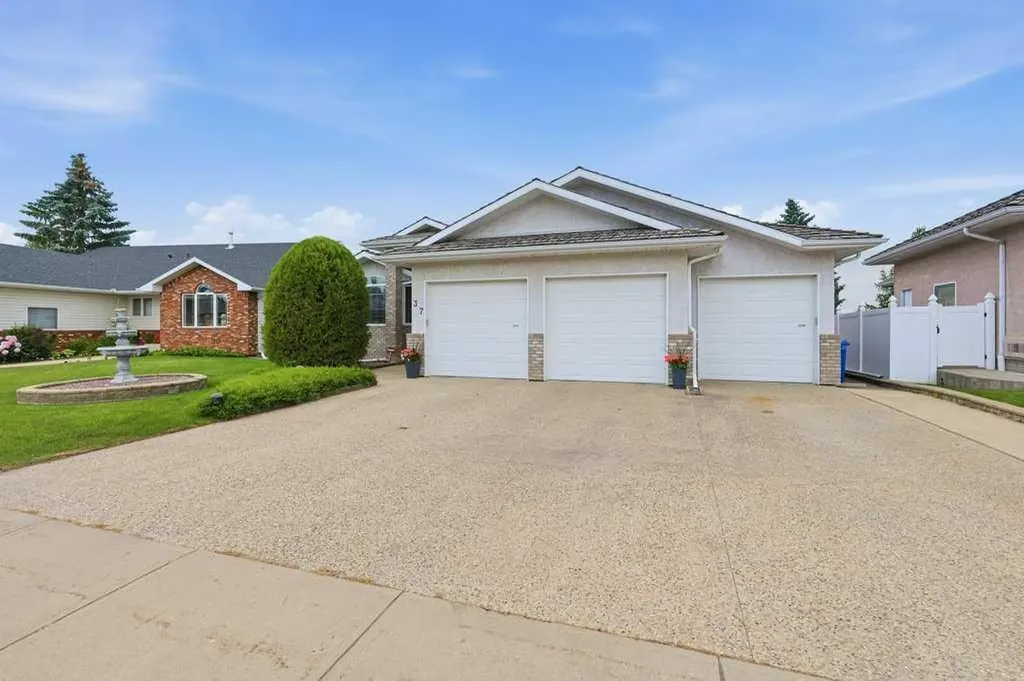 37 Ashmore Close Red Deer AB T4R 2R7