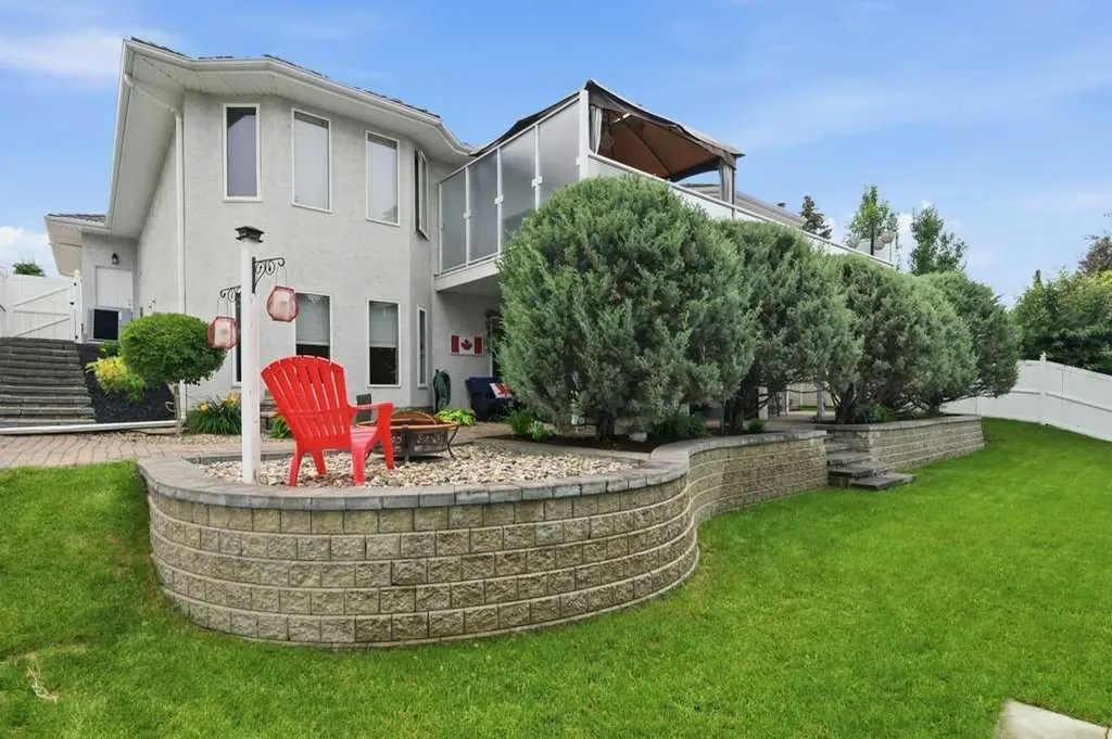 37 Ashmore Close Red Deer AB T4R 2R7