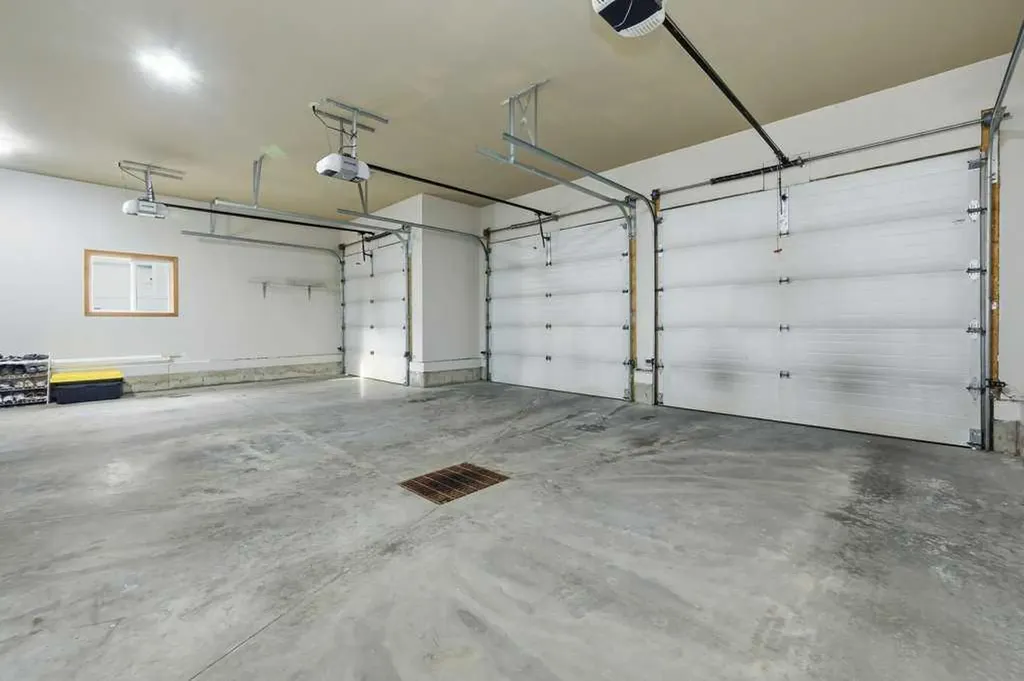 37 Ashmore Close Red Deer AB T4R 2R7