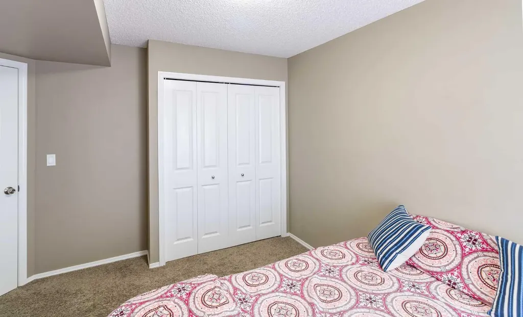 5 Saddlestone Way NE Calgary AB T3J0S2