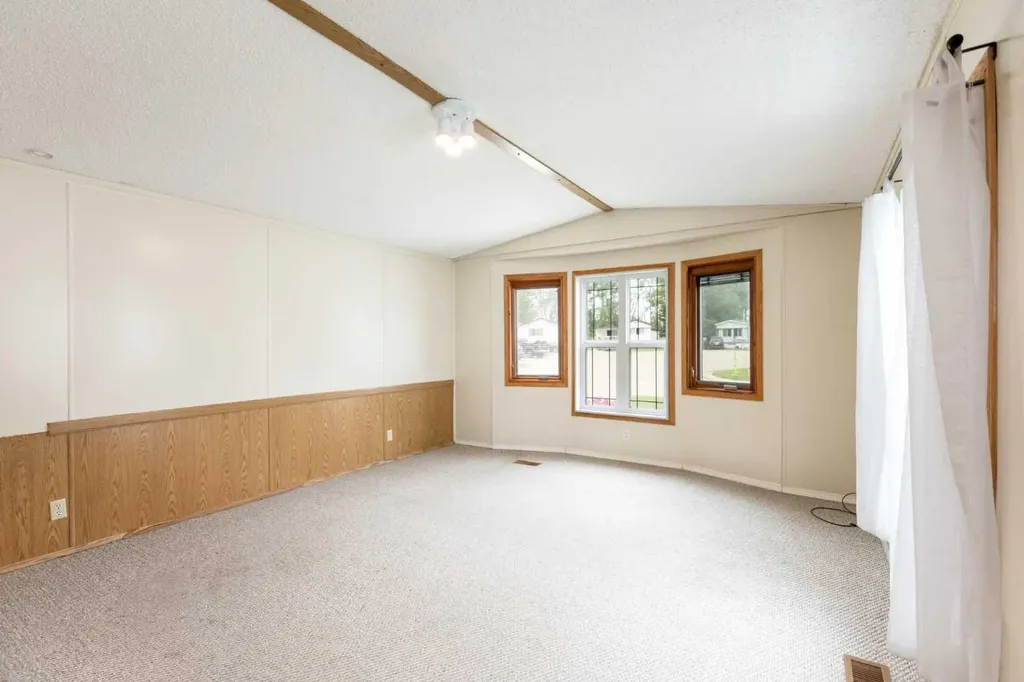 315 Meadow Drive Benalto AB T0M 0H0