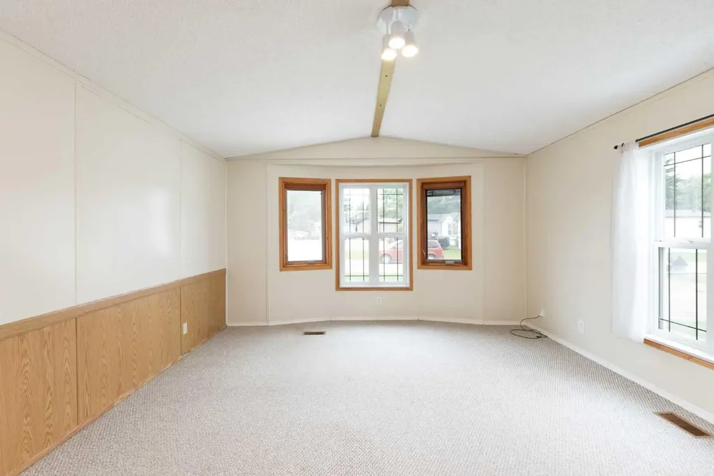 315 Meadow Drive Benalto AB T0M 0H0
