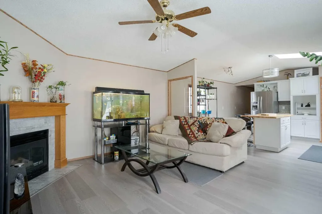 107 Cree Lane Fort Mcmurray AB T9K1Y5