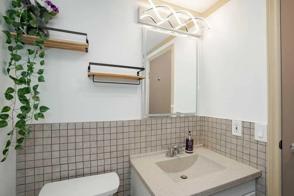 107 Cree Lane Fort Mcmurray AB T9K1Y5