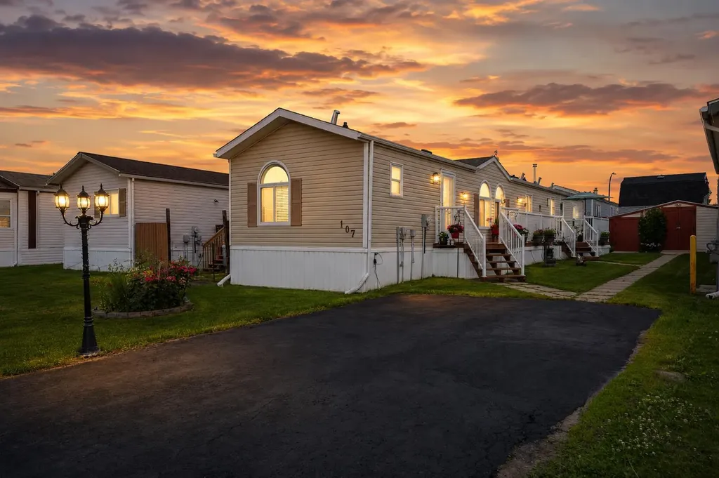 107 Cree Lane Fort Mcmurray AB T9K1Y5