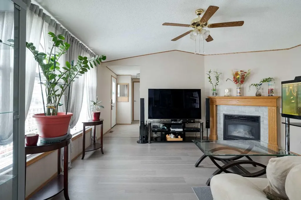 107 Cree Lane Fort Mcmurray AB T9K1Y5