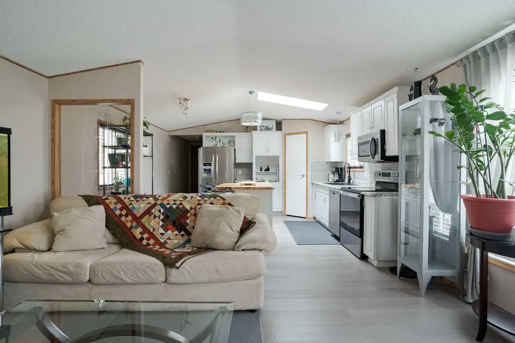 107 Cree Lane Fort Mcmurray AB T9K1Y5