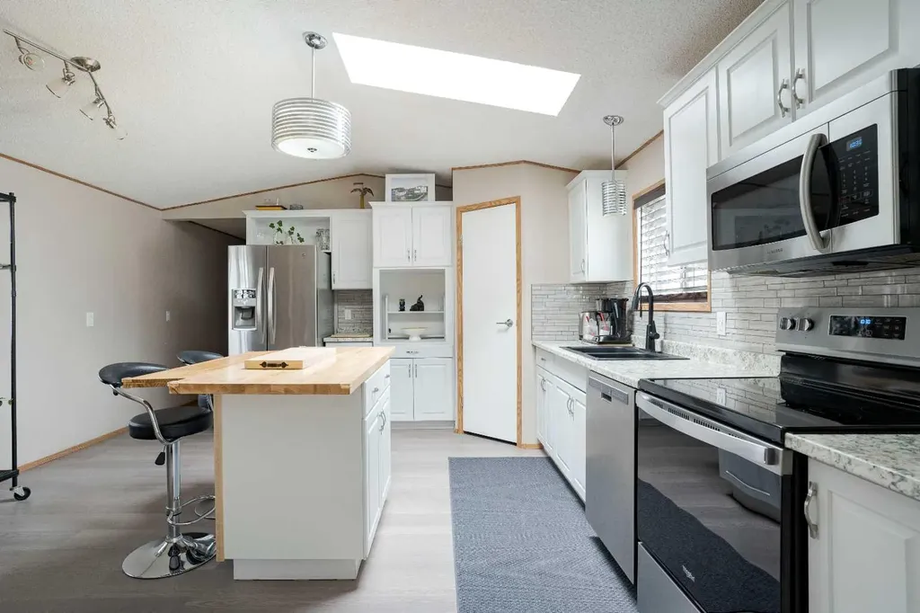 107 Cree Lane Fort Mcmurray AB T9K1Y5