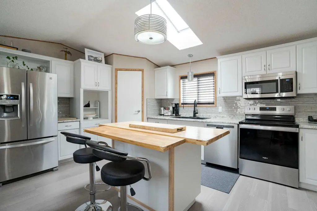 107 Cree Lane Fort Mcmurray AB T9K1Y5