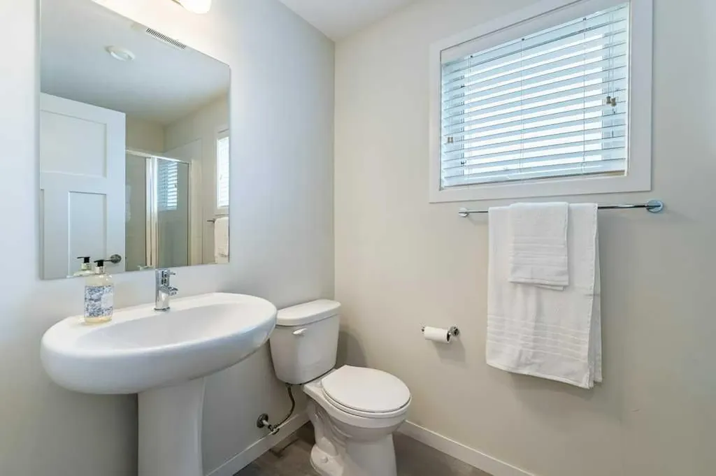 157 South Point Court SW Airdrie AB T4B 0X2