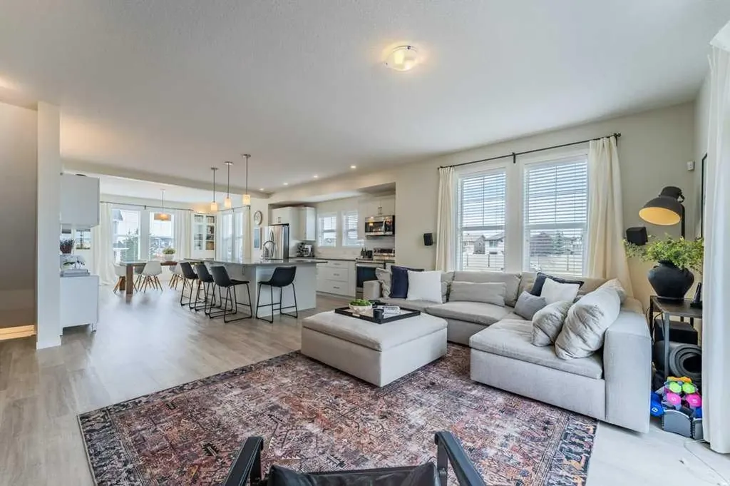 157 South Point Court SW Airdrie AB T4B 0X2