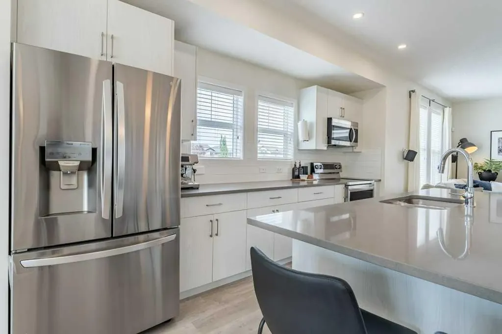 157 South Point Court SW Airdrie AB T4B 0X2