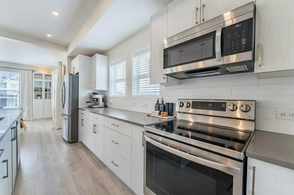 157 South Point Court SW Airdrie AB T4B 0X2