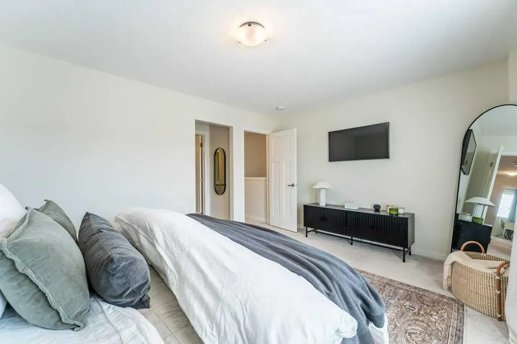 157 South Point Court SW Airdrie AB T4B 0X2