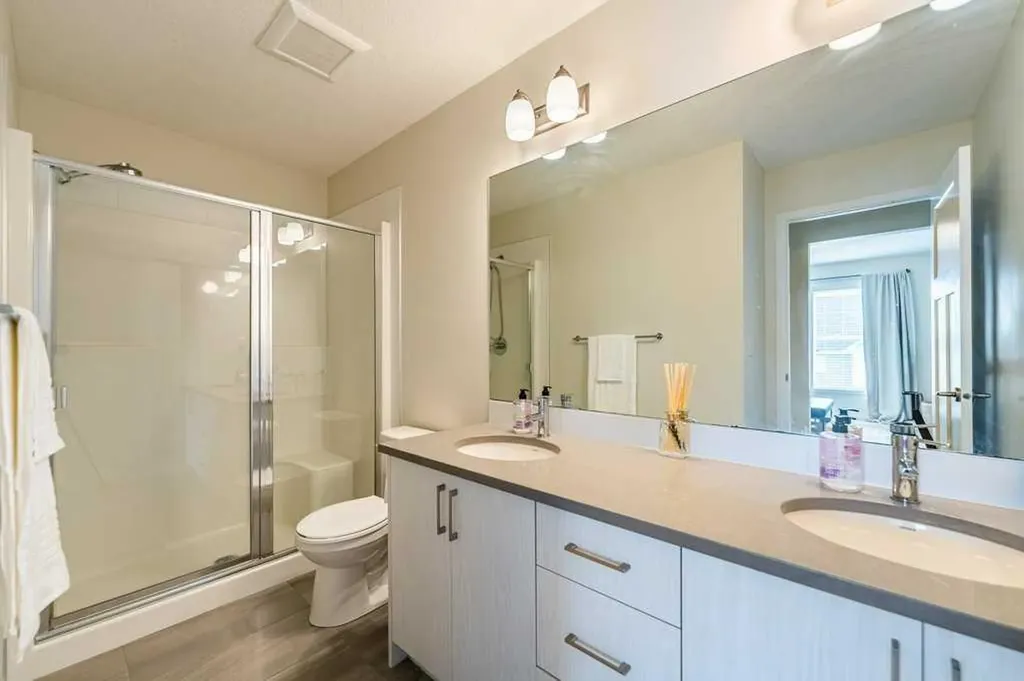 157 South Point Court SW Airdrie AB T4B 0X2