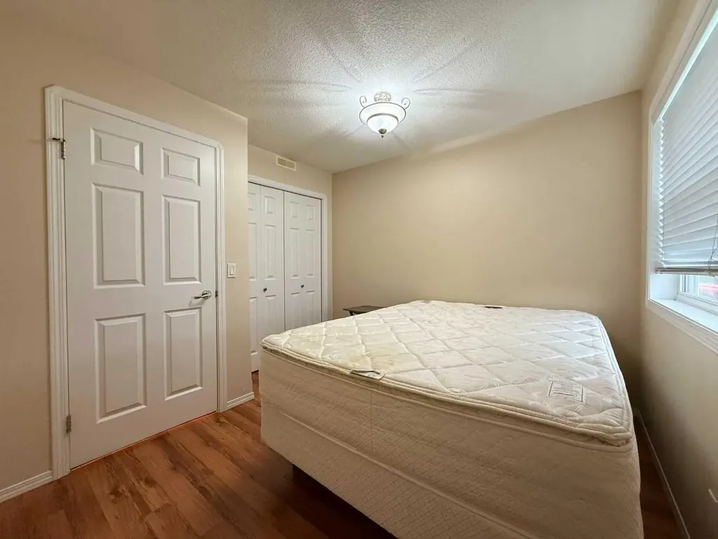 501 3 Street Fox Creek AB T0H 1P0