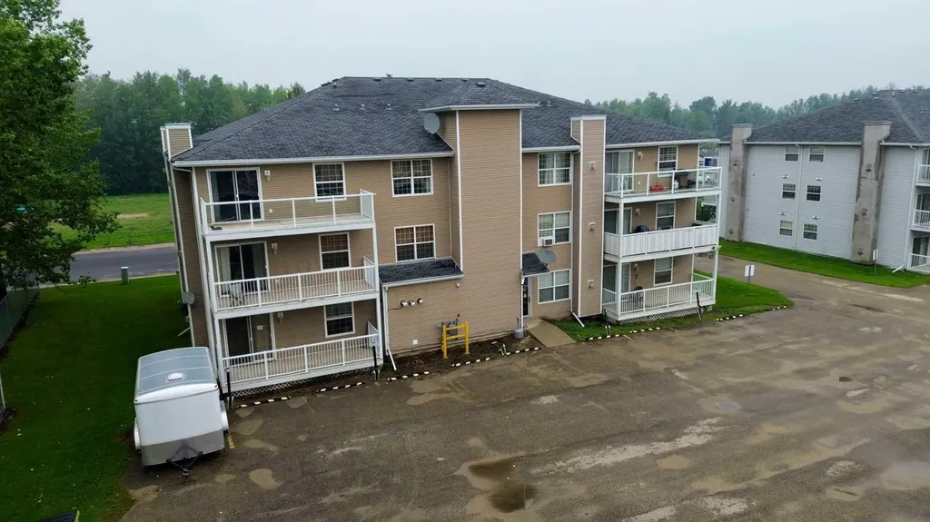 501 3 Street Fox Creek AB T0H 1P0