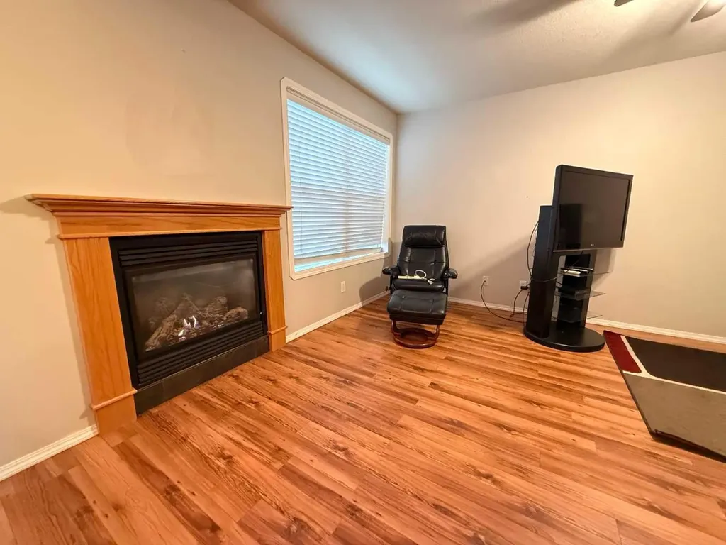 501 3 Street Fox Creek AB T0H 1P0