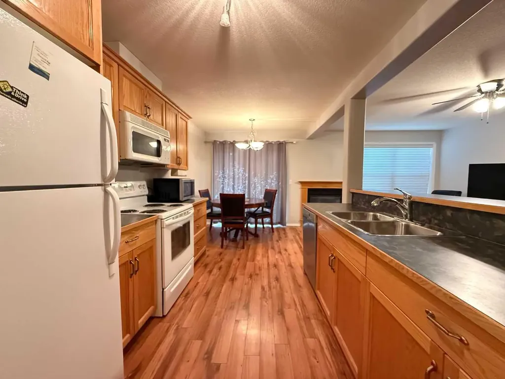 501 3 Street Fox Creek AB T0H 1P0
