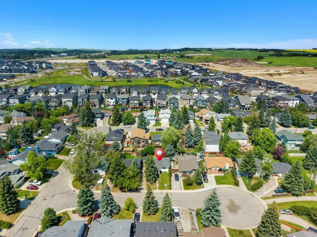 125 Carr Place Okotoks AB T1S 1E2