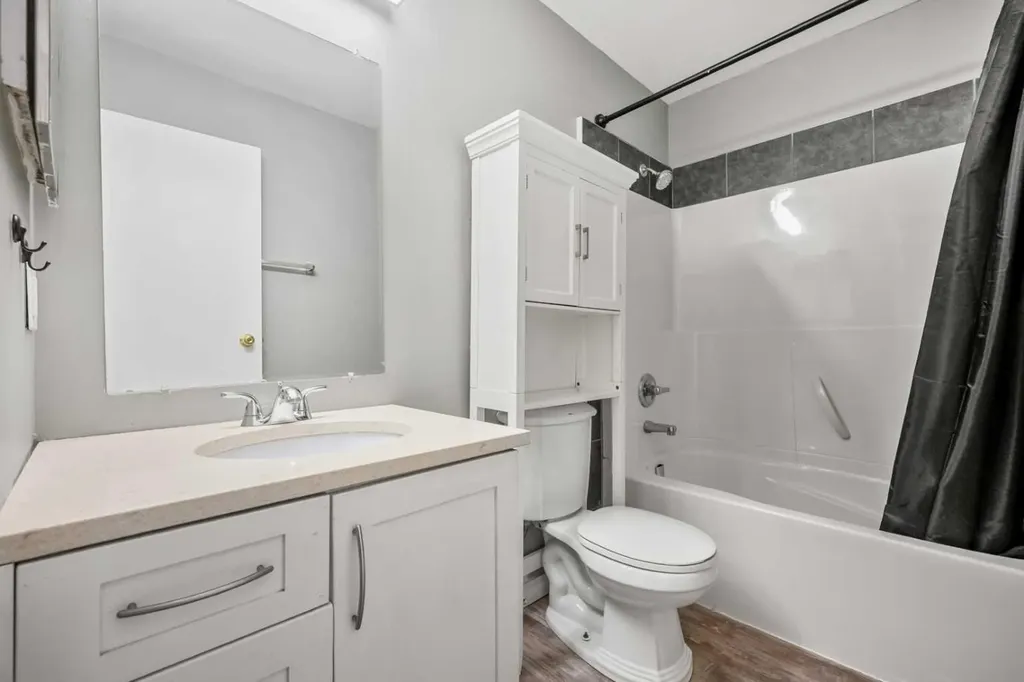 125 Carr Place Okotoks AB T1S 1E2