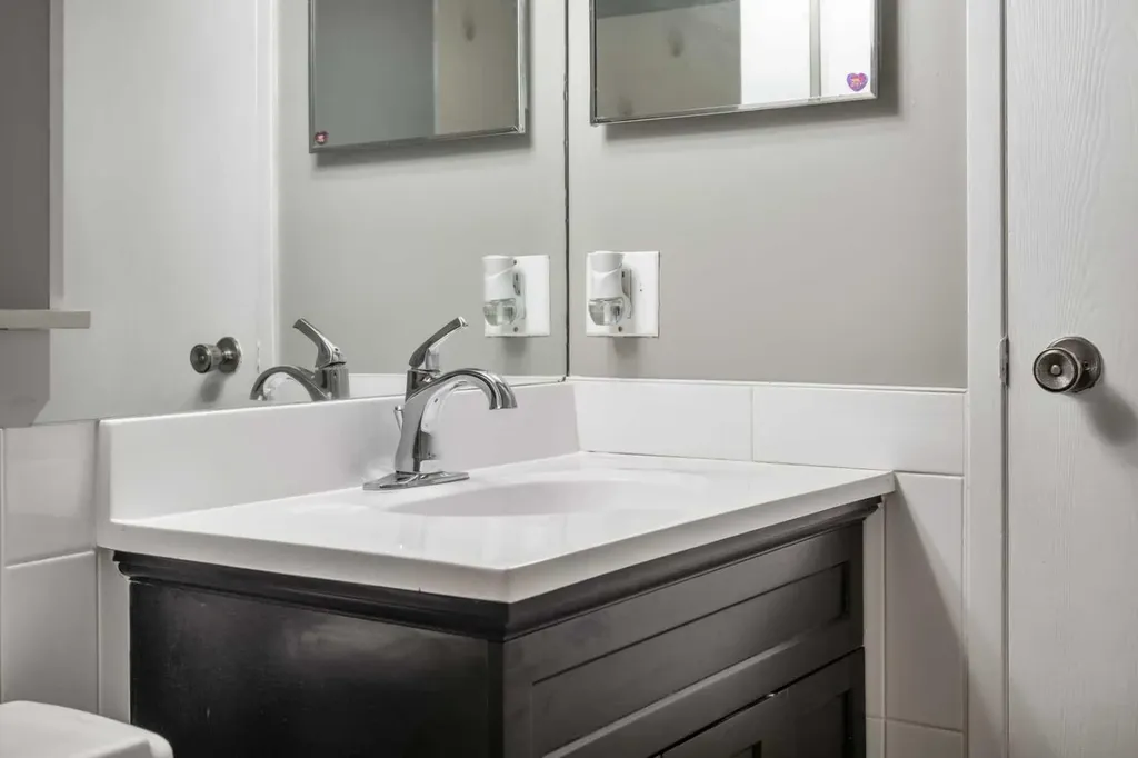 125 Carr Place Okotoks AB T1S 1E2