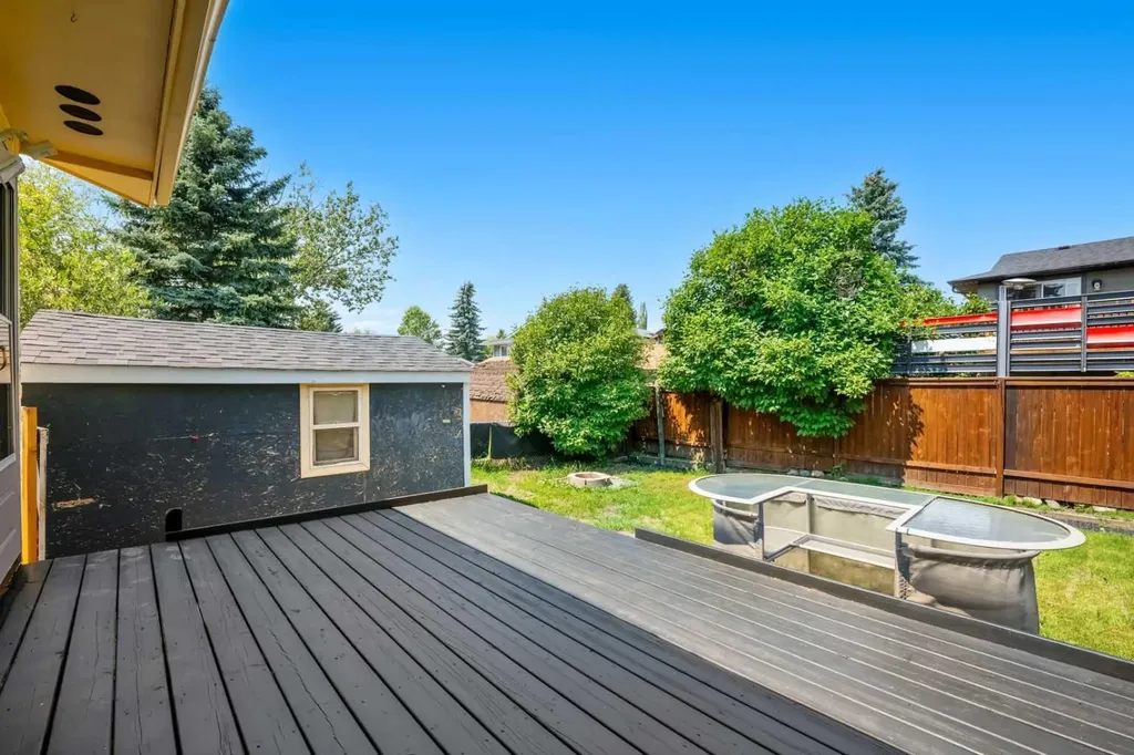 125 Carr Place Okotoks AB T1S 1E2